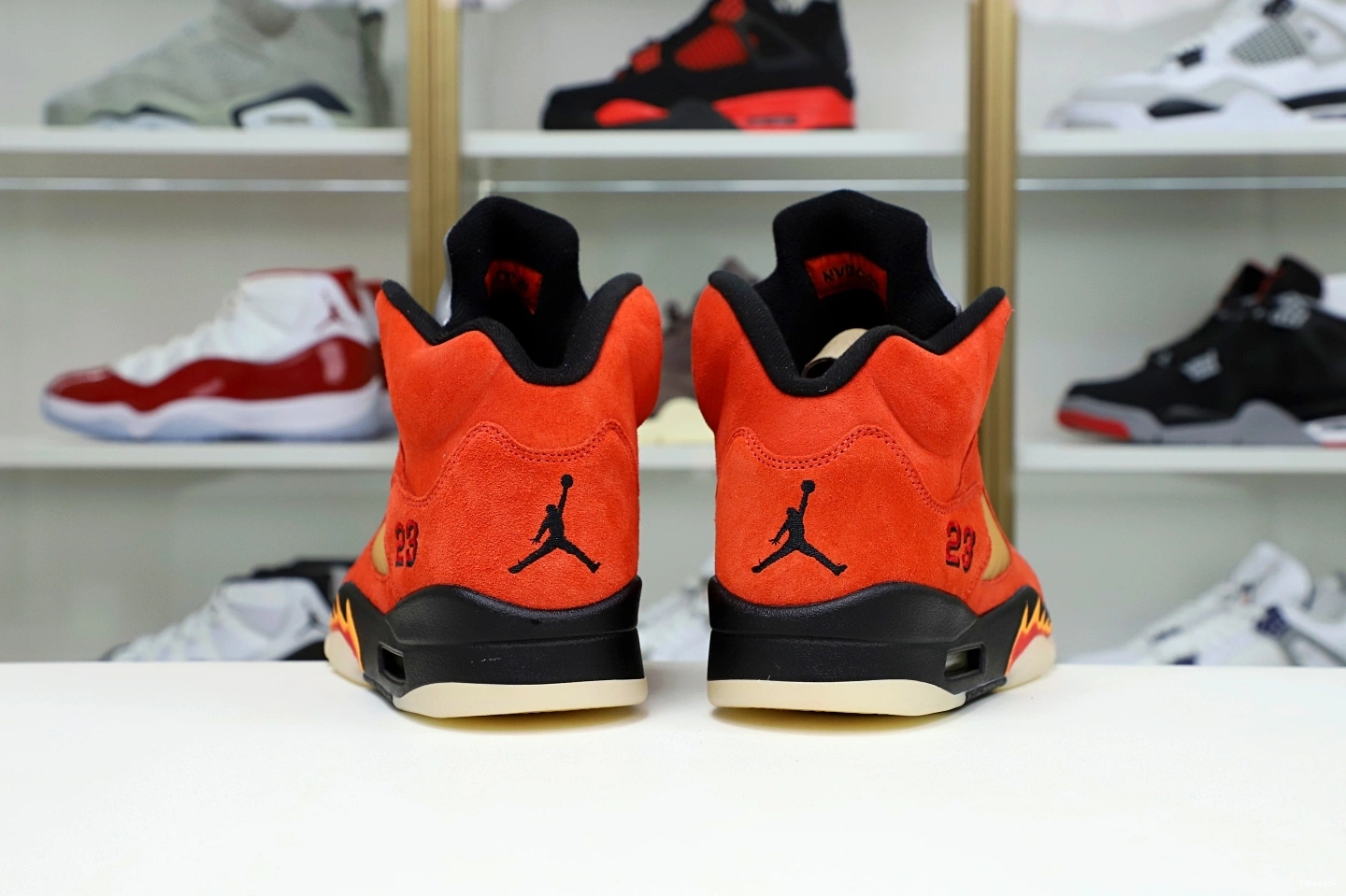 Air on Jordan Women 